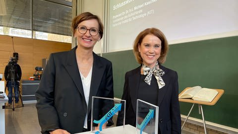 Die Ministerinnen Bettina Stark-Watzinger (links) und Petra Olschowski (Foto: SWR)