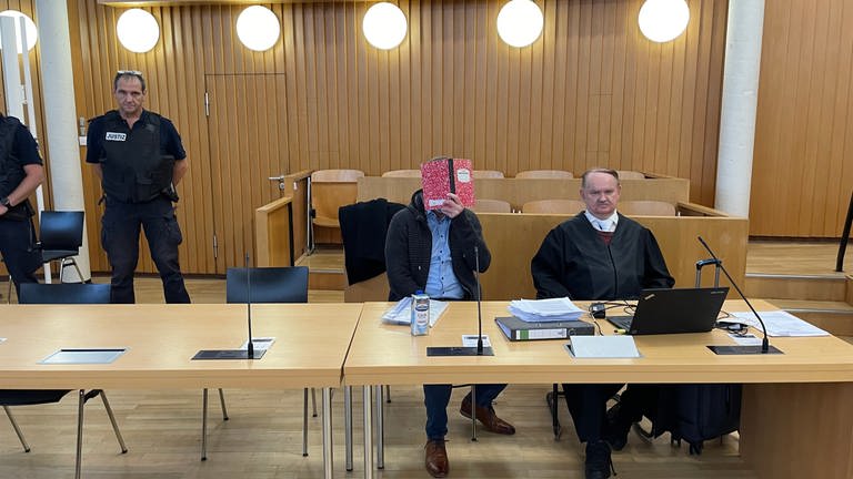 Prozessbeginn am Amtsgericht Pforzheim (Foto: SWR)