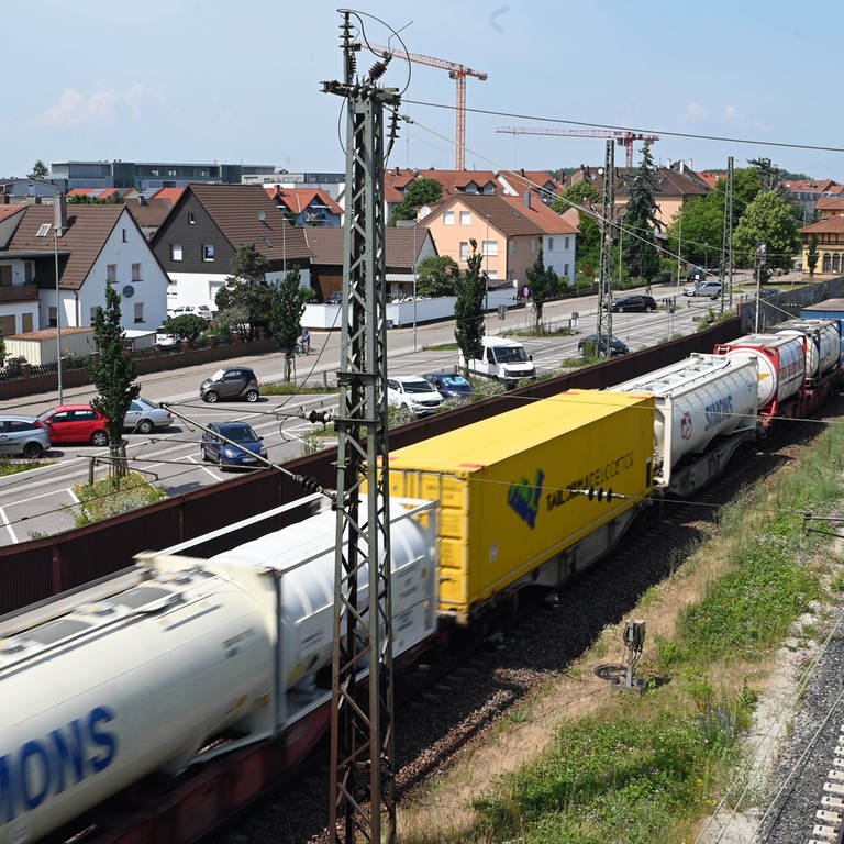 Planungen für neue Gütertrasse gehen weiter (Foto: picture-alliance / Reportdienste, picture alliance/dpa | Uli Deck)