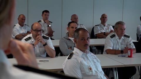 Kaum eine Frau: Die meisten der 280 Feuerwehrleute bei der Berufsfeuerwehr Karlsruhe sind Männer.