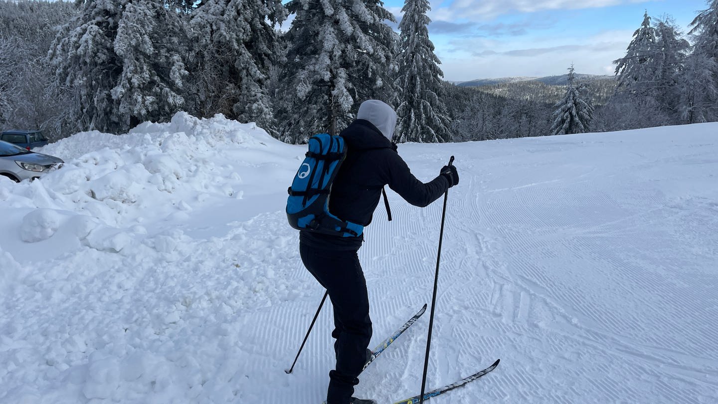 Skiläufer freuen sich über Saisonstart auf dem Seibelseckle (Foto: SWR)