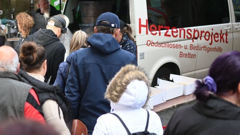 Verein Herzensprojekt Obdachlosen- und Bedürftigenhilfe in Karlsruhe (Foto: dpa Bildfunk, picture alliance/dpa | Uli Deck)