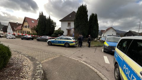 In Gaggenau läuft seit Mittwochabend ein Polizeieinsatz im Stadtteil Ottenau. (Foto: SWR, Sven Huck)