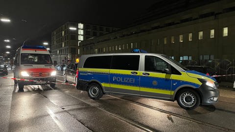 Spezialkräfte der Polizei während einer Geiselnahme in der Karlsruher Innenstadt (Foto: SWR, Rebekka Plies)