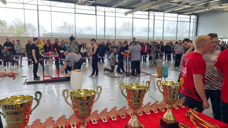 In Ispringen haben am Wochenende knapp 120 Menschen am Armwrestling Turnier der Baden Bisons teilgenommen