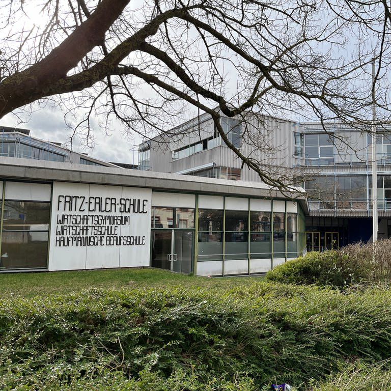 Schulgebäude der Fritz-Erler-Schule in Pforzheim (Foto: SWR)