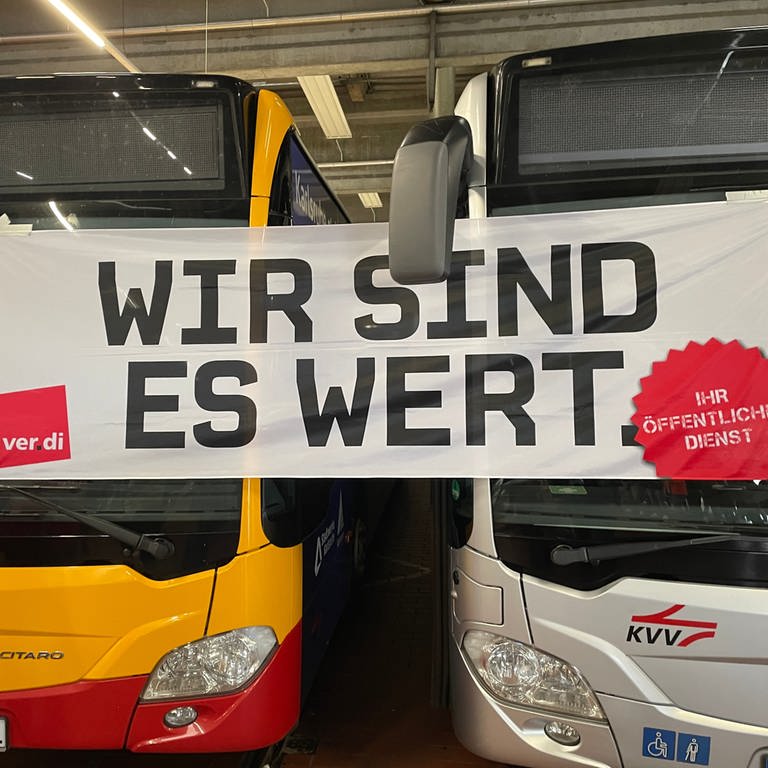 Die Gewerkschaft ver.di kündigte am Freitagmorgen an, dass der Streik im kommunalen Nahverkehr in Karlsruhe verlängert wird (Foto: SWR, Mathias Zurawski)