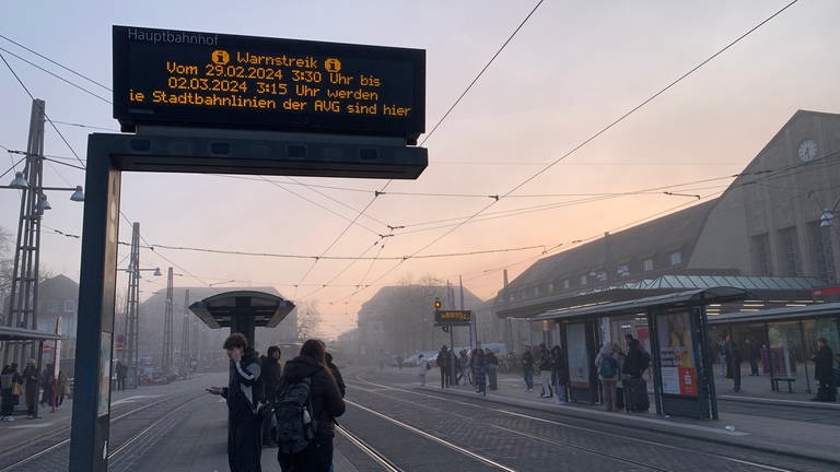 Wieder Warnstreiks bei Bussen und Straßenbahnen in Karlsruhe und Baden-Baden. (Foto: SWR)