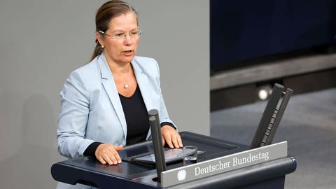 Diana Stöcker am Rednerpult des Deutschen Bundestages (Foto: IMAGO, IMAGO)