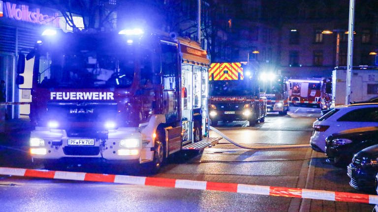 Wegen Gefahrenlage in Pforzheim rückten Feuerwehr und Polizei an. Ein Haus musste evakuiert werden. (Foto: Einsatzreport24)