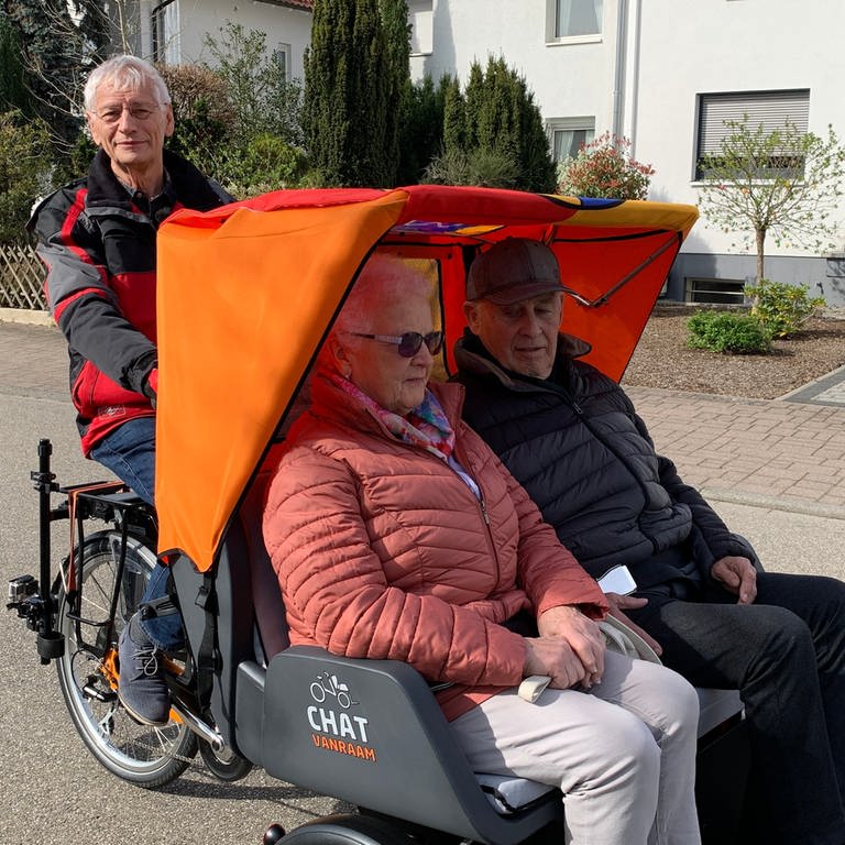Rikscha Taxi in Eggenstein-Leopoldshafen: Für Menschen, die nicht mehr so gut mobil unterwegs sind, kann es eine Unterstützung im Alltag sein. (Foto: SWR, Fabiola Germer)