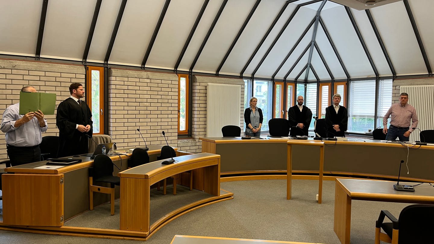 Am Landgericht Baden-Baden findet ein Prozess wegen schweren sexuellen Missbrauchs eines Mädchens statt (Foto: SWR)