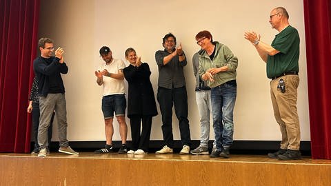 Das Tatort Team aus Regisseur, Redakteurin, Aufnahmeleitung, Produktionsleitung, Presse und Schauspieler Hansjochen Wagner präsentieren den Film in der Psychiatrie Calw