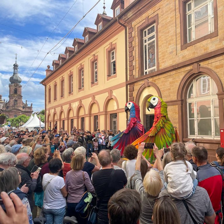 Beim Straßentheaterfestival tête-à-tête in Rastatt werden öffentliche Plätze zu Theater- und Tanzbühnen.