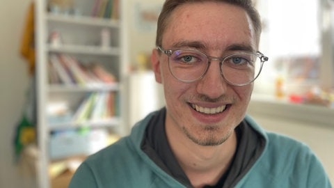 Albrecht Simang arbeitet ehrenamtlich bei der Geschwisterbegleitung des Kinderhospizdienstes Karlsruhe. (Foto: SWR) Albrecht Simang arbeitet ehrenamtlich bei der Geschwisterbegleitung des Kinderhospizdienstes Karlsruhe.