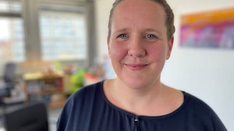 Yvonne Kaul koordiniert den Kinderhospizdienst des Diakonischen Werks Karlsruhe (Foto: SWR) Yvonne Kaul koordiniert den Kinderhospizdienst des Diakonischen Werks Karlsruhe