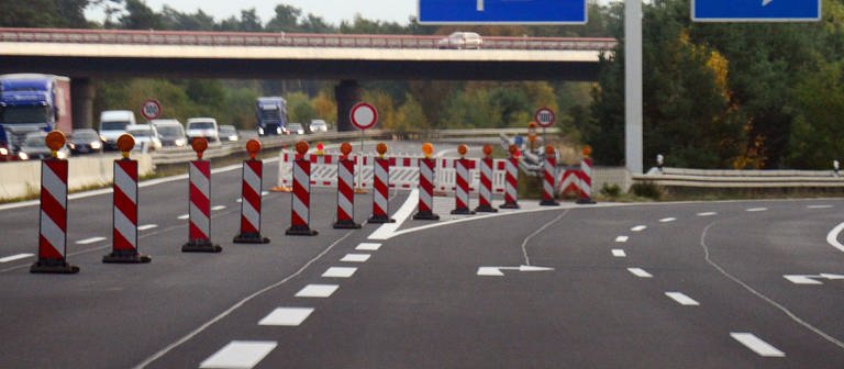 Autobahnsperrung (Symbolbild) (Foto: dpa Bildfunk, picture alliance / dpa | Maurizio Gambarini)