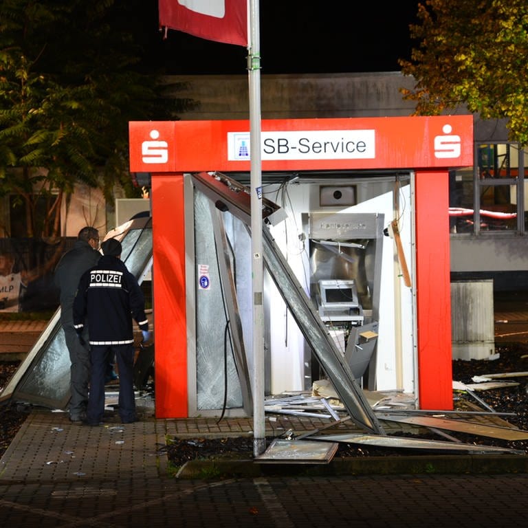 Unbekannte haben in Eppelheim einen Geldautomaten gesprengt (Foto: Priebe/pr-video)