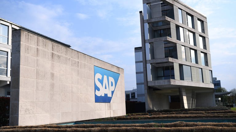 Der Softwarekonzern SAP aus Walldorf und ein ehemaliger Betriebsrat streiten sich vor dem Mannheimer Arbeitsgericht. (Foto: IMAGO, IMAGO / Revierfoto)