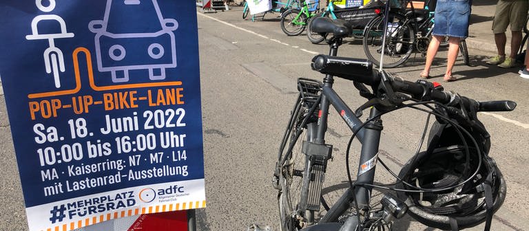 ADFC organisiert Pop-Up Radweg auf Mannheimer Kaiserring (Foto: SWR)