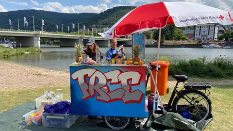 Party-Bike mit nicht-alkoholischen Cocktails auf Neckarwiese Heidelberg für Schüler  (Foto: SWR)