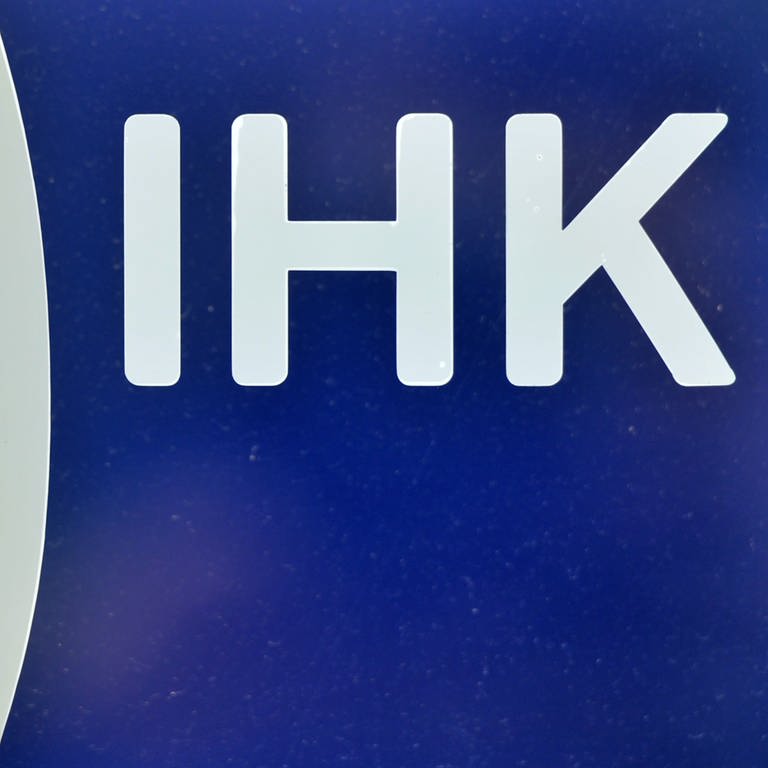 IHK-Logo (Foto: dpa Bildfunk, picture alliance/dpa/dpa-Zentralbild | Hendrik Schmidt)