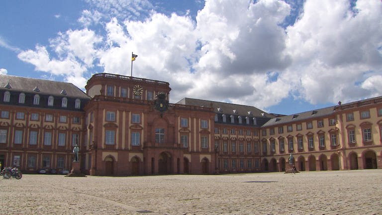 Der Innenhof des Mannheimer Schlosses (Foto: SWR)