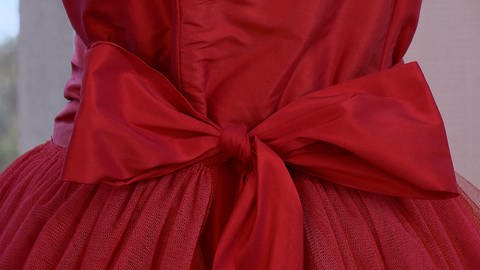 Nicoletta Prevete hat sich für ihr Foto ein rotes Ballkleid ausgesucht (Foto: SWR)
