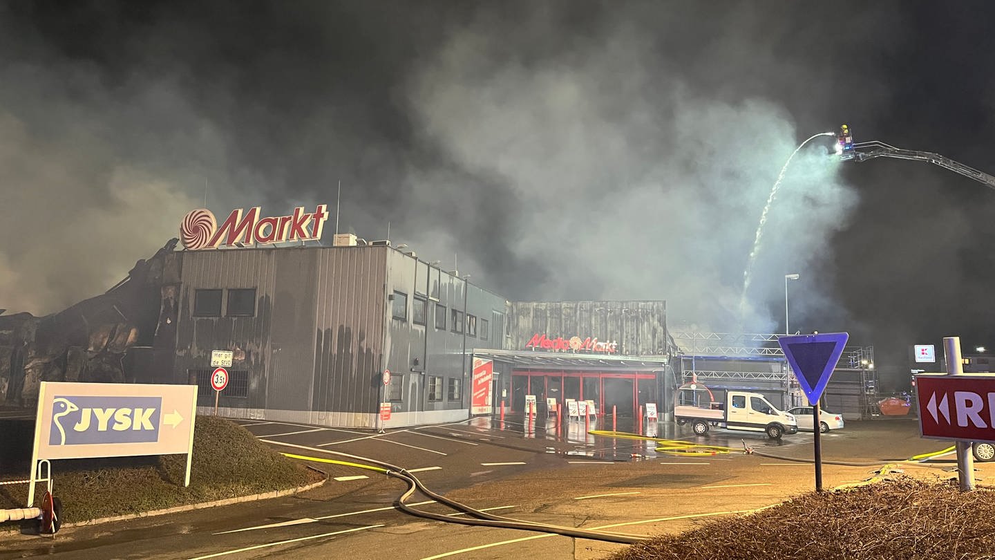 Centrum handlowe w Mosbach spłonęło i częściowo się zawaliło