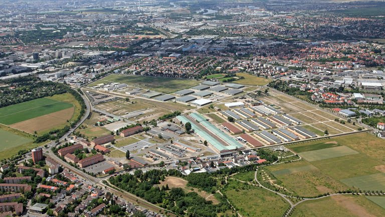 Luftaufnahme des Geländes der ehemaligen Spinelli-Kaserne, zukünftiges BUGA23-Gelände Mannheim (Foto: BUGA23)