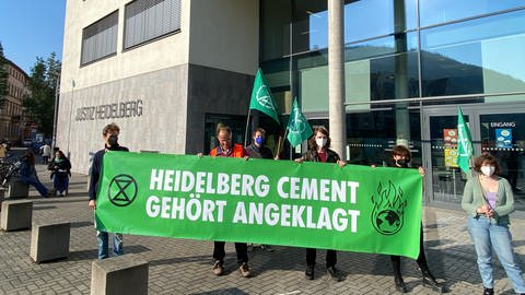 Klimaaktivisten nach Blockade bei HeidelbergCement vor Gericht in Heidelberg (Foto: SWR)
