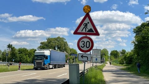 Die A6 ist wegen Asphaltarbeiten das ganze Wochenende in Richtung Nürnberg gesperrt (Foto: SWR)