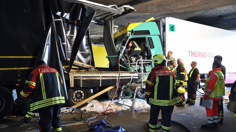 Lkw-Unfall am Montagmittag auf der A6 bei Walldorf (Foto: Priebe)