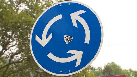 Kreisverkehrsschild in Heidelberg WeststadtSüdstadt