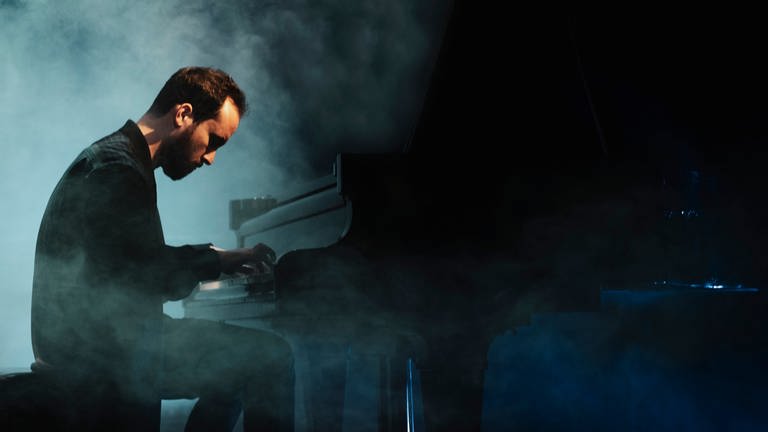 Igor Levit am Klavier (Foto: Felix Broede)