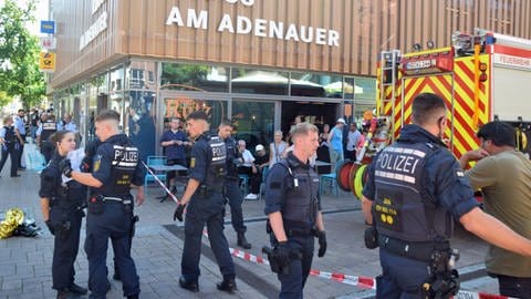 In der Hauptstrasse in Wiesloch befinden sich Polizei und Rettungsdienste im Einsatz. (Foto: René Priebe/PR-Video )