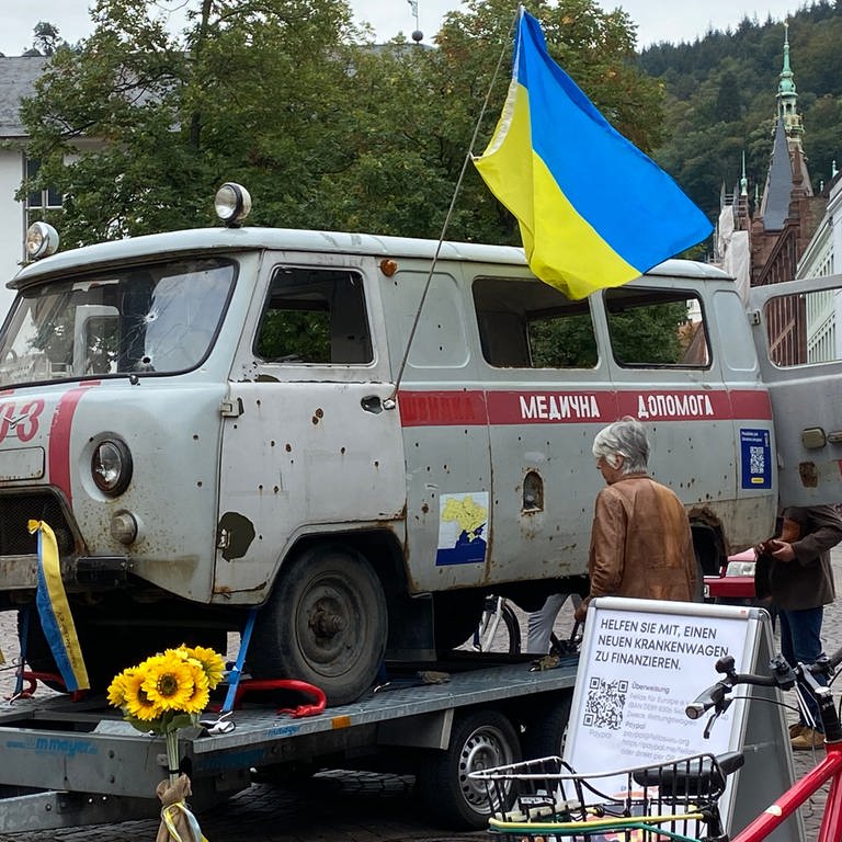 Macht Station in Heidelberg: Zerschossener Rettungswagen aus der Ukraine  (Foto: SWR)