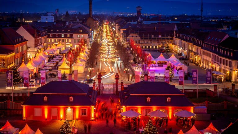 Der Schwetzinger Weihnachtsmarkt  (Foto: Tobias Schwerdt / Stadt Schwetzingen)