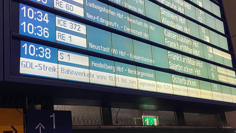 Die Lokführergewerkschaft GDL hat ihre Mitglieder ab Mittwoch zum Streik aufgerufen. Auch am Mannheimer Hauptbahnhof fallen deshalb Züge aus.