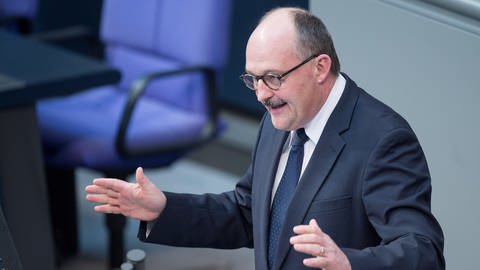 Michael Meister am Rednerpult im Deutschen Bundestag  (Foto: dpa Bildfunk, picture alliance / dpa | Maurizio Gambarini)