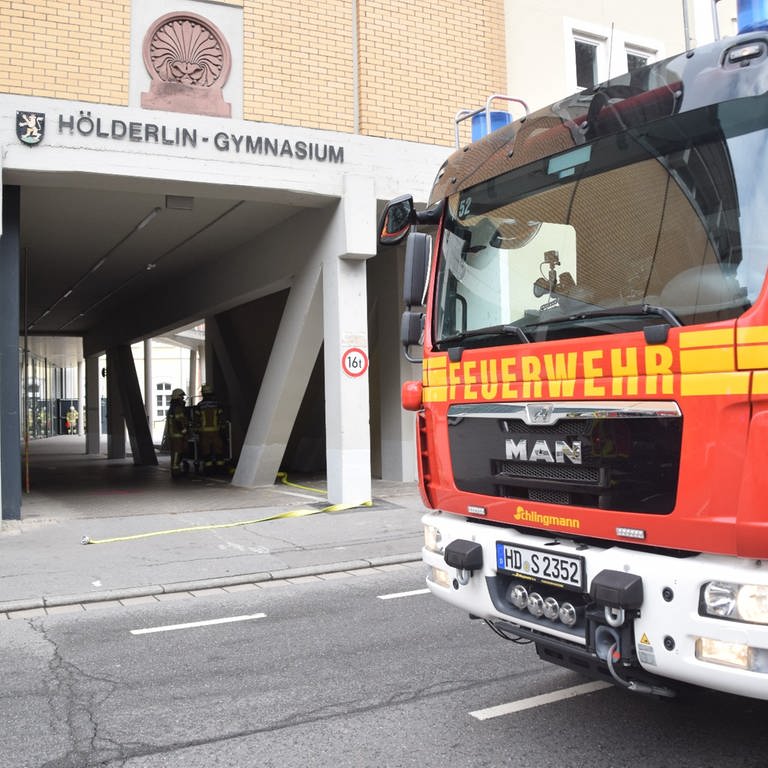 Am Hölderlin-Gymnasium in Heidelberg ist eine Chemikalie ausgetreten.  (Foto: René Priebe, PR-Video)
