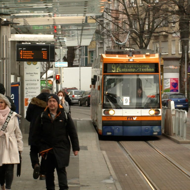 Haltestelle am Berliner Platz in Ludwigshafen (Foto: SWR)