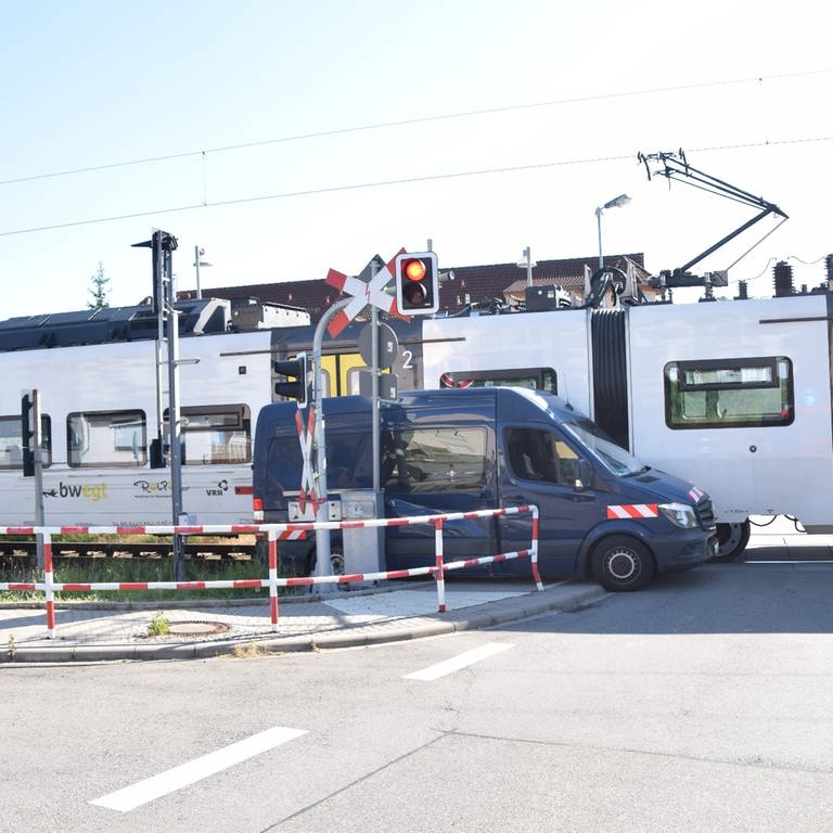 Mitte Juni 2023 ist ein Kleintransporter im Sinsheimer Stadtteil Reihen (Rhein-Neckar-Kreis) zusammengestoßen