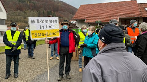 600 Menschen demonstrierten in Gruibingen für mehr Tempo beim A8-Ausbau (Foto: SWR, Frieder Kümmerer, SWR-Reporter)