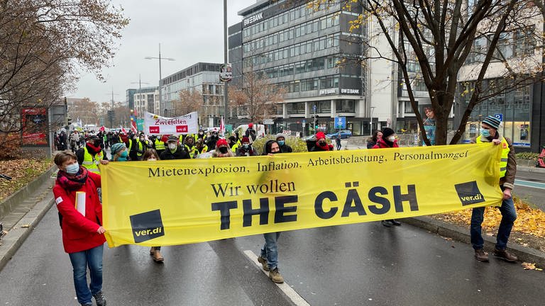 Warnstreik von GEW, verdi und anderen Gruppen in Stuttgart (Foto: SWR, Vanessa Sieck)