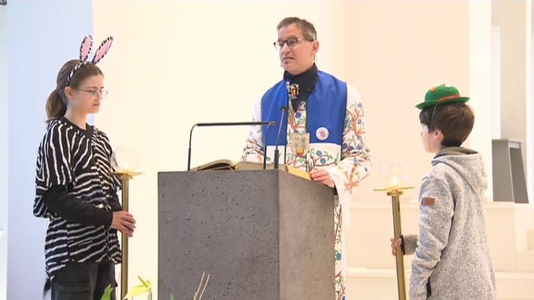 Bei seinem Fasnet-Gottesdienst mit einer Narren-Predigt spricht Michael Heil auch über Maria 2.0 und den Synodalen Weg. (Foto: SWR)