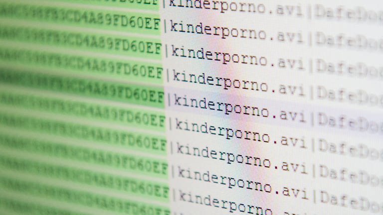 Computerdateien mit dem Titel "Kinderpornografie" (Foto: dpa Bildfunk, Wolfram Kastl)