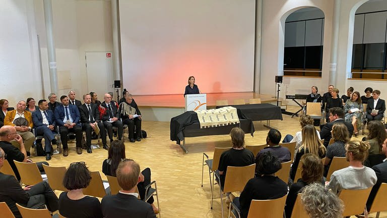 Mit einer Zeremonie im Linden-Museum Stuttgart hat das Land Baden-Württemberg am 30. Mai 2023 menschliche Überreste der Maori an Neuseeland zurückgegeben. (Foto: SWR)