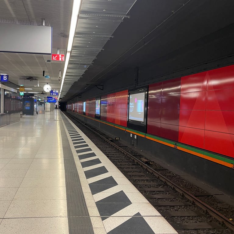Keine S-Bahnen auf dem Bahnsteig in Stuttgart (Foto: SWR, Siri Warrlich)