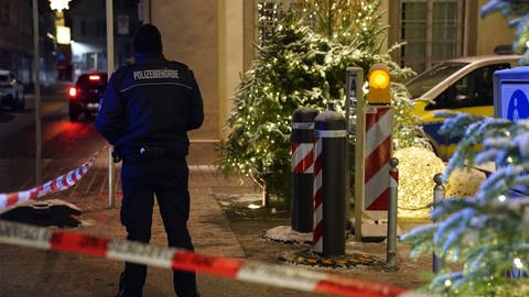 Die Polizei hat am Samstag den Göppinger Weihnachtsmarkt nach einem Hinweis auf eine Bedrohungslage geräumt. (Foto: Sueddeutsche Mediengesellschaft )